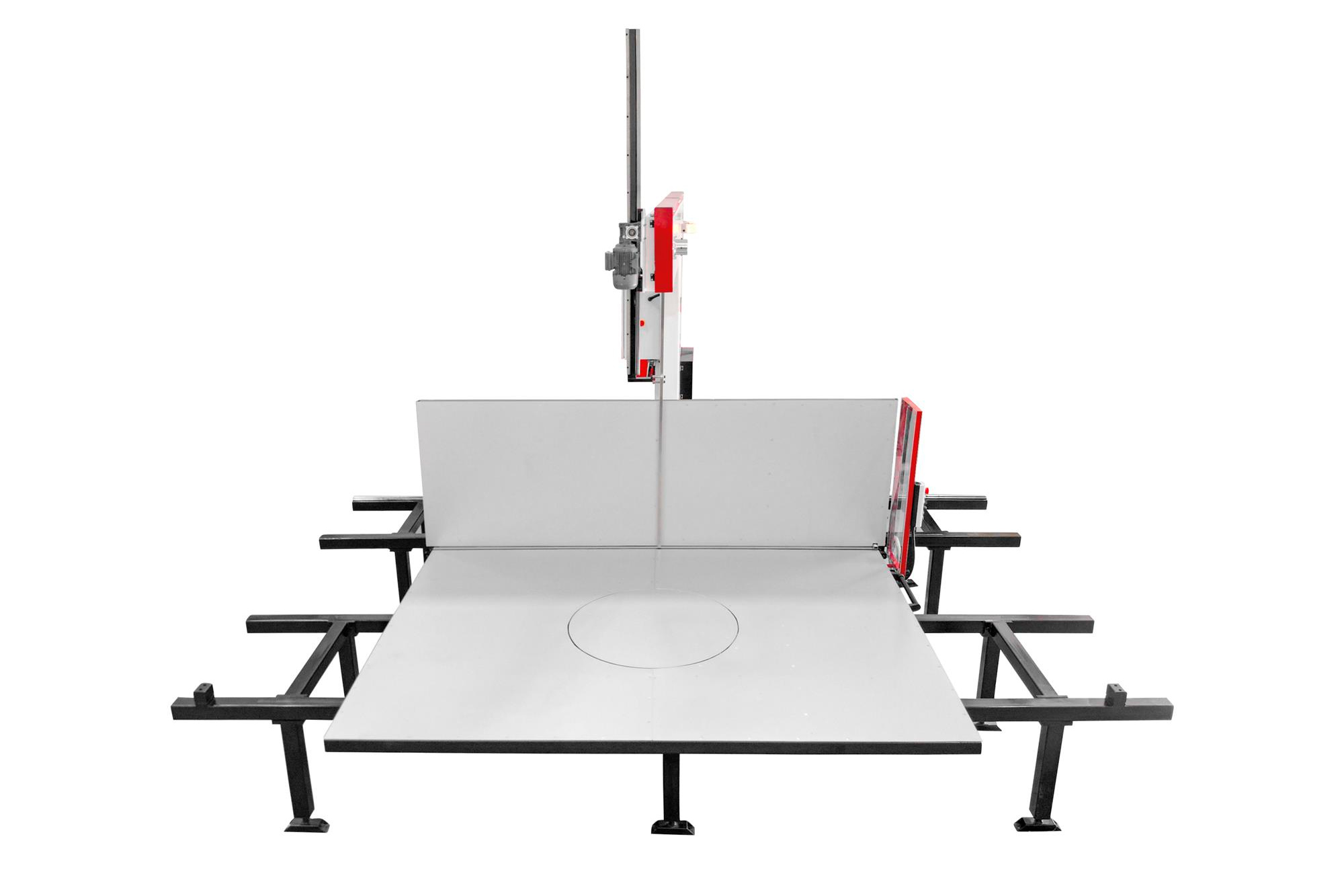 Thanks to a simple button system and manual movement mechanism, it is easy to use, and the operator can adapt quickly.
